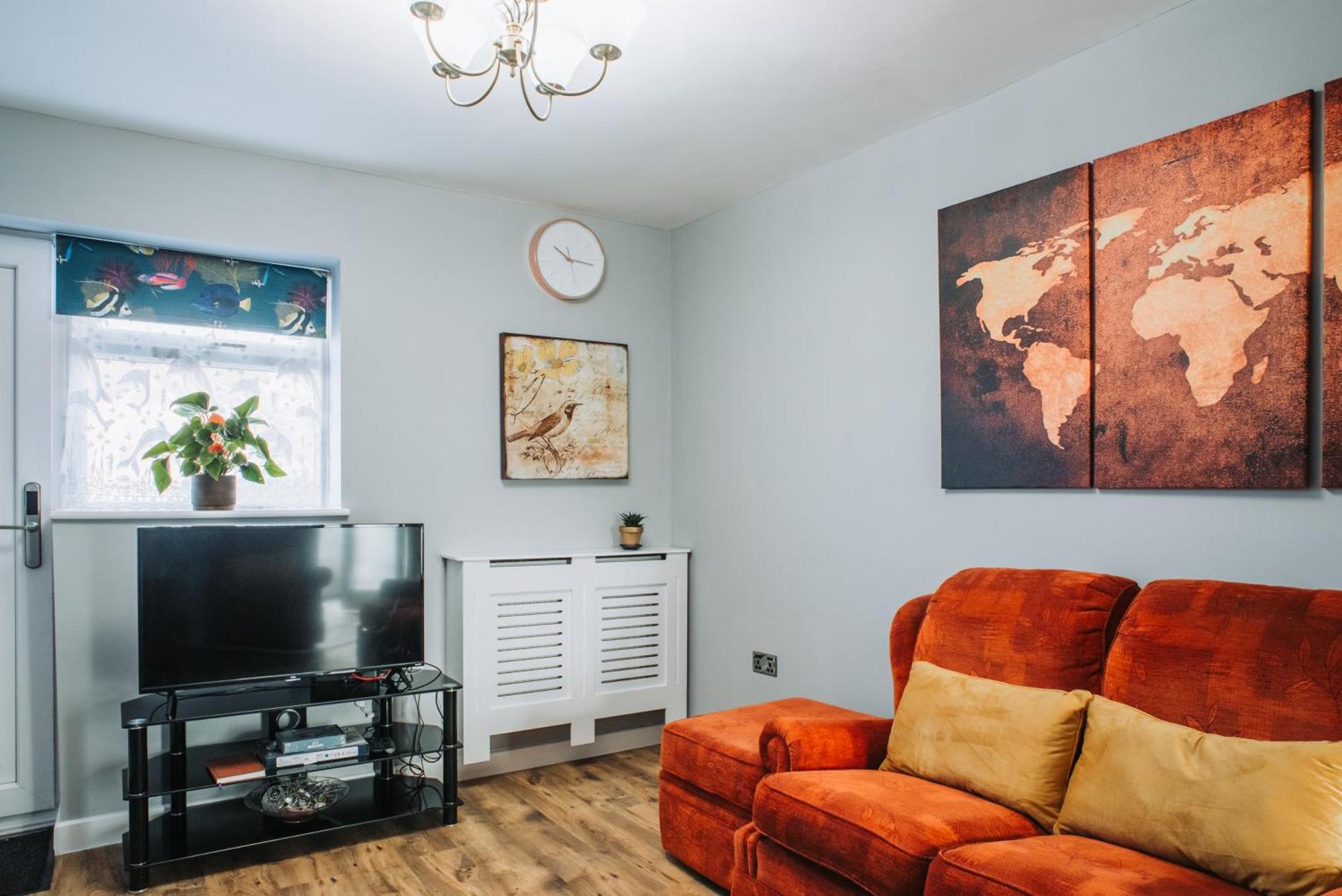 No10 - 2 Bedroom House With Private Garden And Parking Apartment Bristol